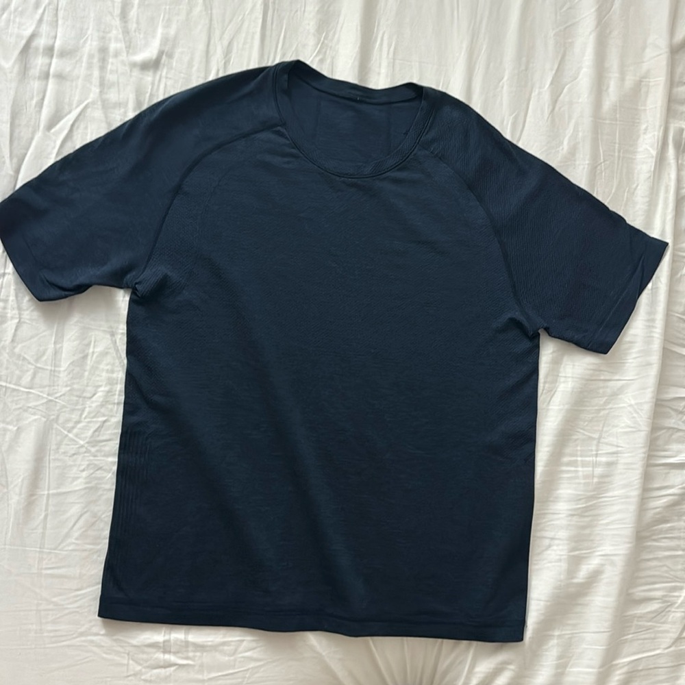 Lululemon Mens Metal Vent Tech Short Shirt (Mineral Blue) , HEMMED Size Small